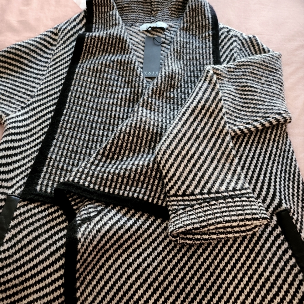 Sweater - Picture 3 of 5